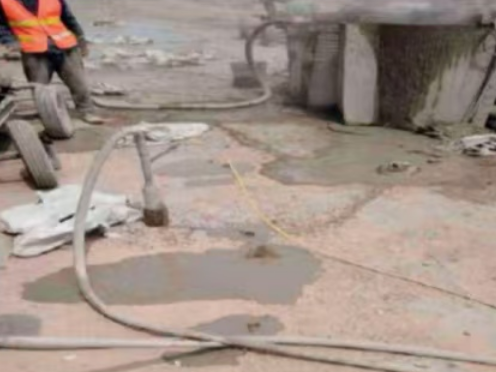 莫力达瓦水泥混凝土路面板底注浆技术 路面脱空注浆整治方案